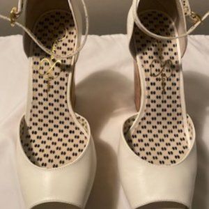 Jessica Simpson White JS-Keira  9 medium 4 1/2 inch wedge